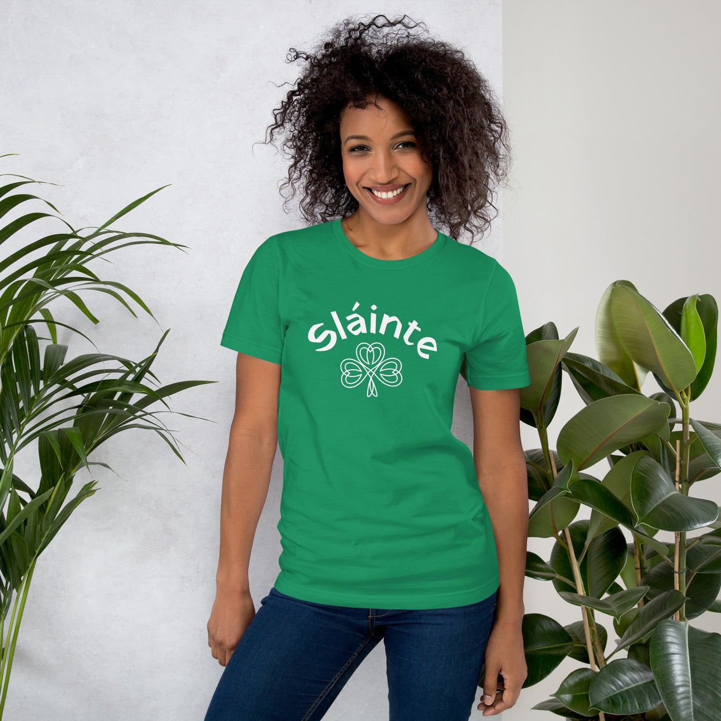 Sláinte White Shamrock Unisex T-shirt