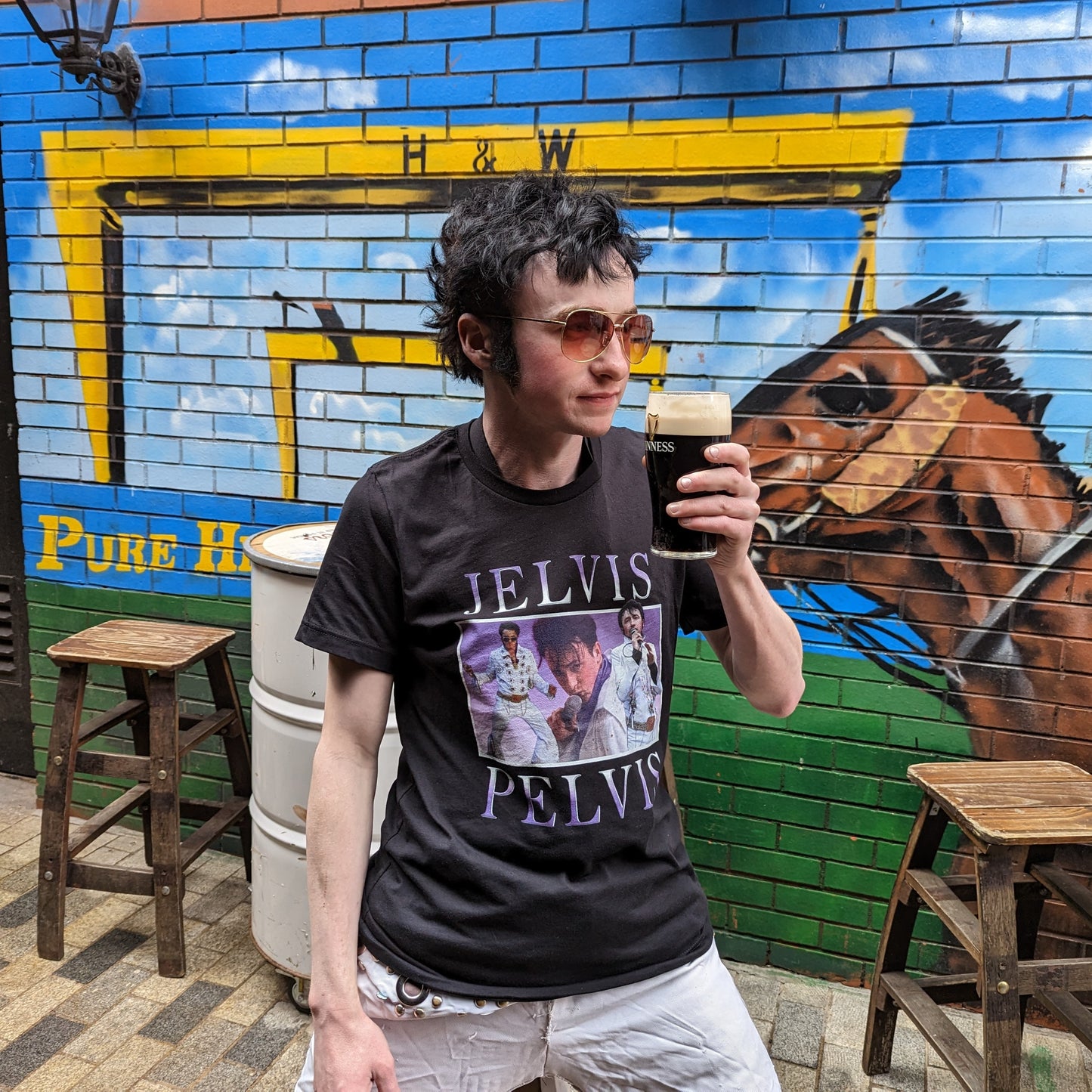 Jelvis Pelvis Unisex T-shirt (Black)
